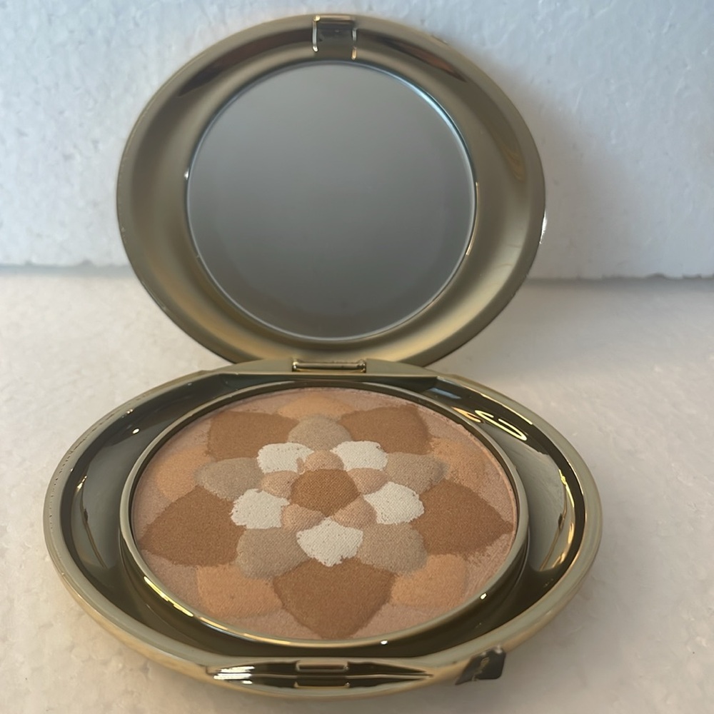 Signature club A golden petals finishing powder vitamin C moisturizing f…